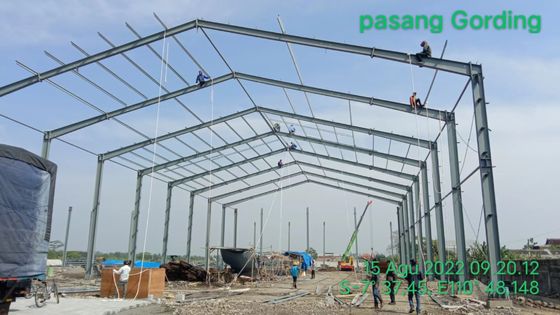 ساختمان ساختمانی فولادی پیش ساخته شده صنعتی رنگ آمیزی کارگاه عایق حرارتی فولادی سبک