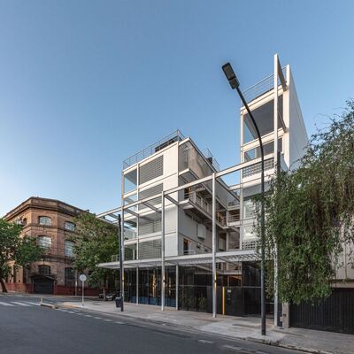 ساختمان‌های آپارتمانی مدرن با سازه فولادی، مسکن پیش‌ساخته با دوام برای زندگی شهری